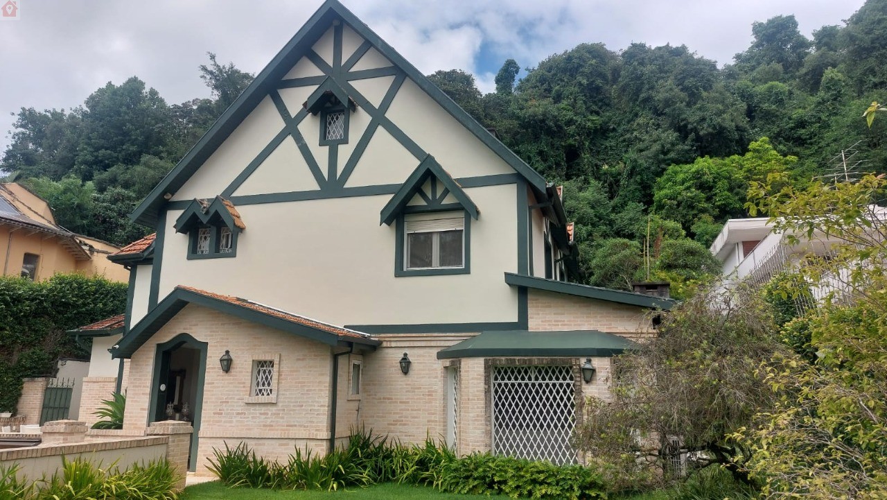 Imperdível: Casa à venda em São Paulo-SP, Fazenda Morumbi - 4 quartos, 4 suítes, 2 salas, 7 banheiros, 6 vagas, 600m²!