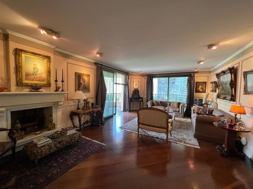 Apartamento à Venda em Itaim Bibi, São Paulo - SP