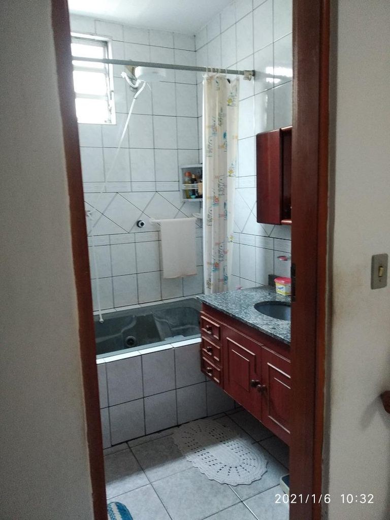 Casa à Venda em Jurubatuba, São Paulo - SP