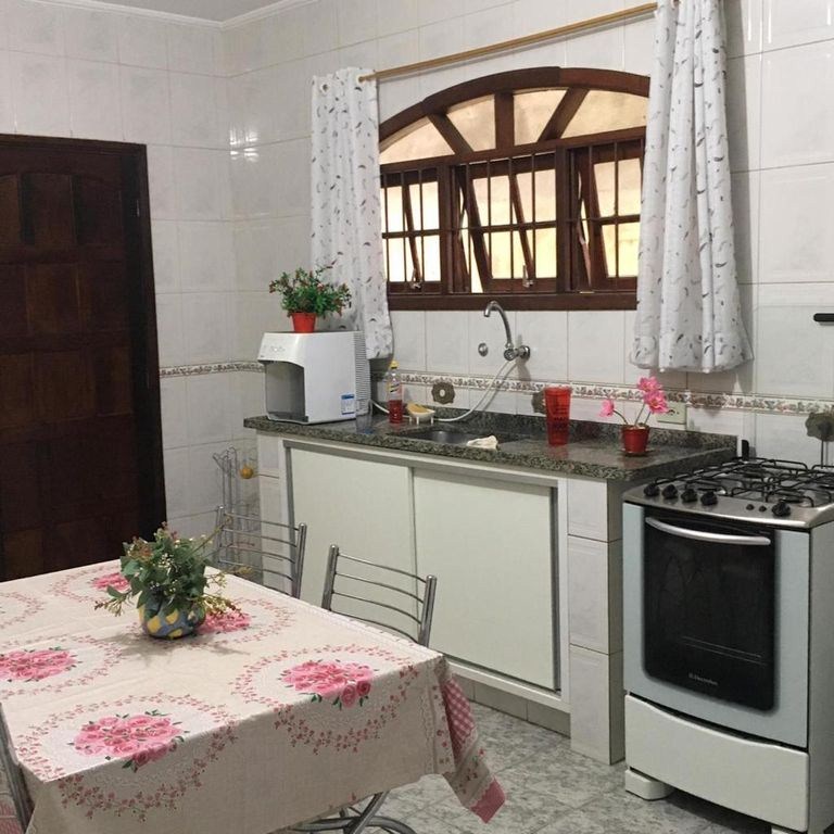 Casa à Venda em Parque Monte Alegre, Taboão da Serra - SP