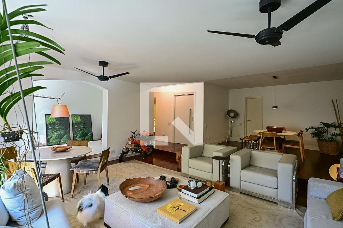 Apartamento à Venda - Real Parque, 3 Quartos,  210 m2