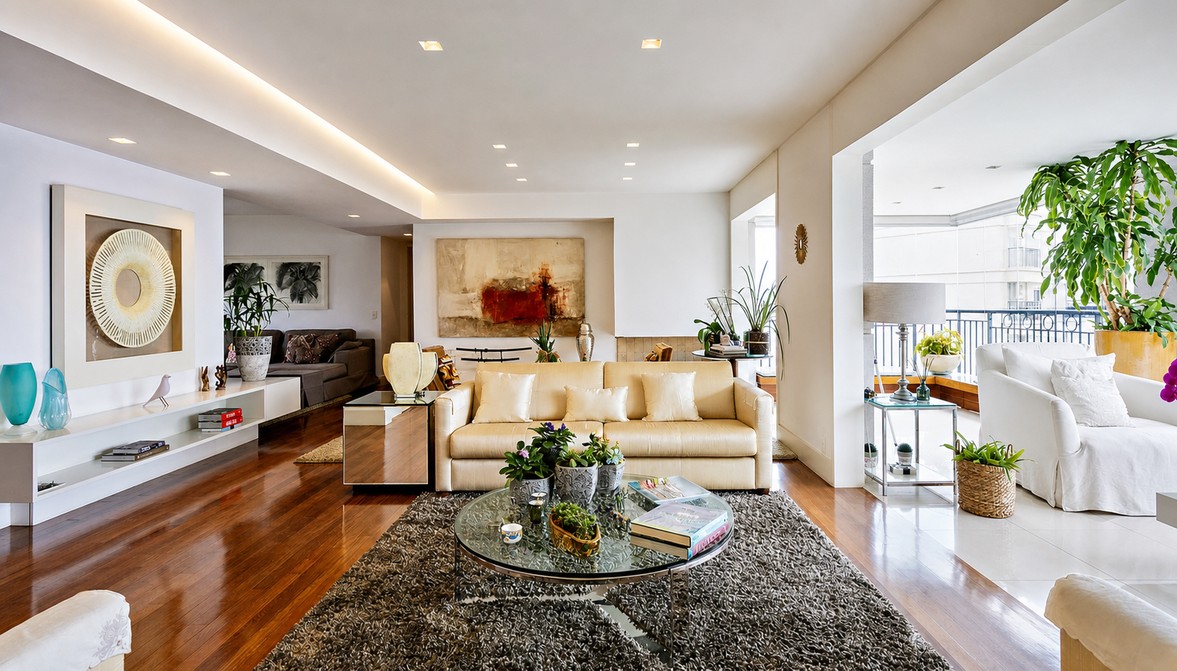 Apartamento de alto padrão com varanda ampla e vista panorâmica