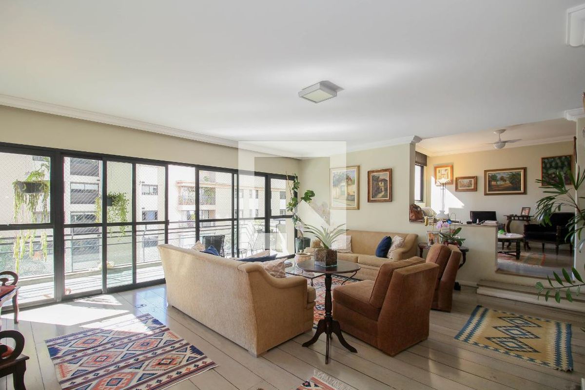 Apartamento à Venda - Real Parque, 3 Quartos,  240 m2