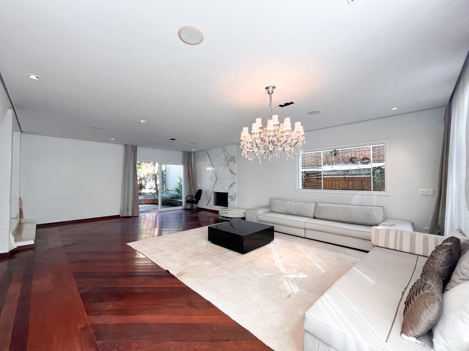 Casa à venda com 450m², 5 quartos e 2 vagas