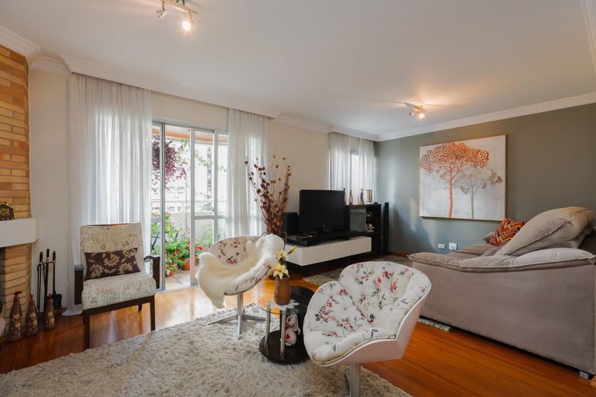 Apartamento com 120m², 3 quartos e 2 vagas.