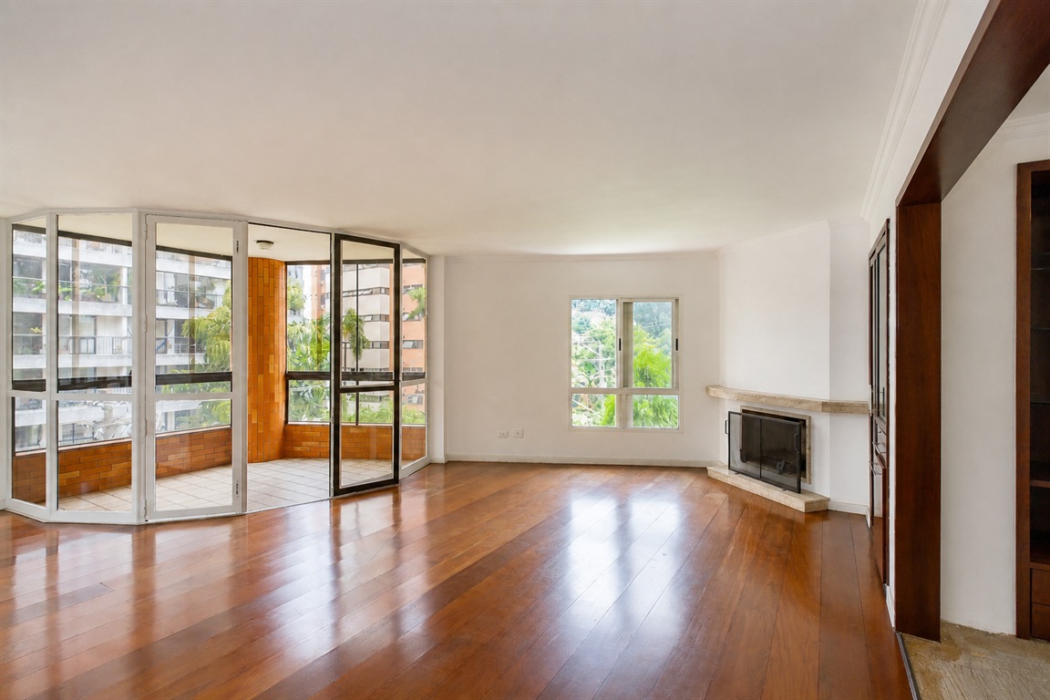 Apartamento à Venda em Paineiras do Morumbi, São Paulo - SP