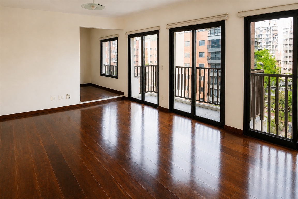 Apartamento com 175m², 3 quartos e 4 vagas.
