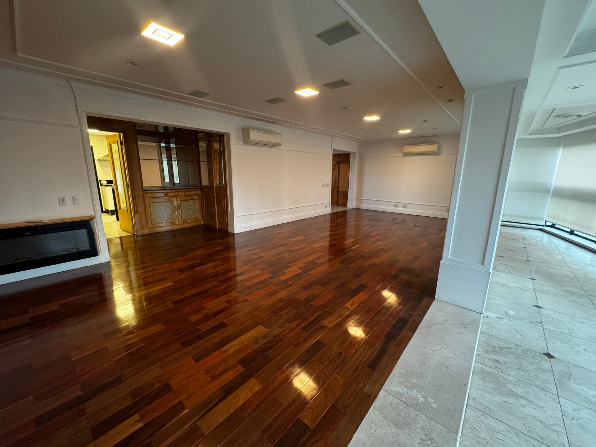 Apartamento com Vista para o Bosque Andar Alto, 212m², 3 quartos e 3 vagas.