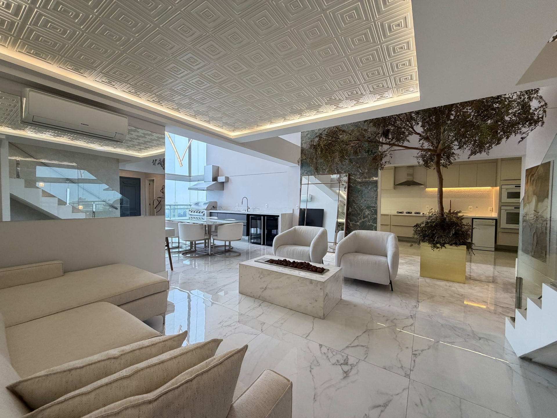 Apartamento à venda com 163m², 3 dormitórios sendo 3 suitíes  e 3 vagas