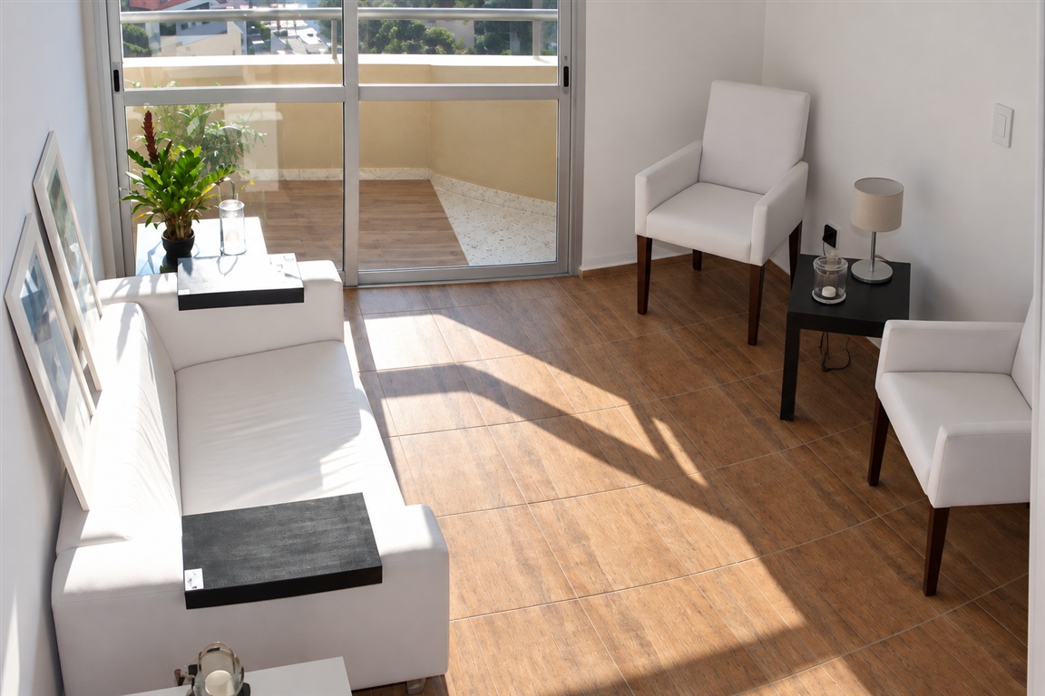 Cobertura com 100m², 2 quartos e 2 vagas.