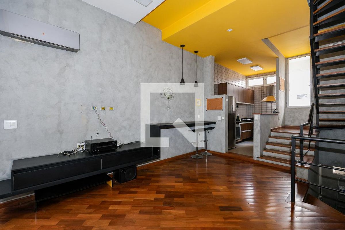 Casa à Venda - Real Parque, 2 Quartos,  140 m2
