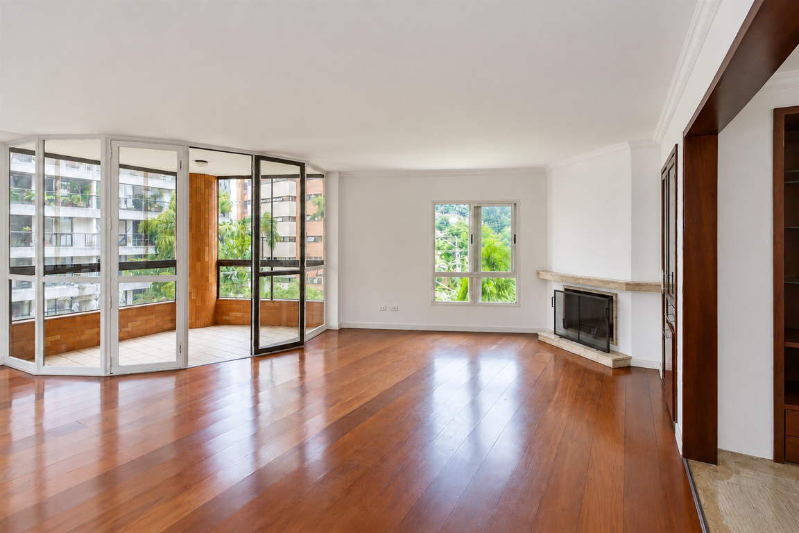 Apartamento à Venda em Paineiras do Morumbi, São Paulo - SP