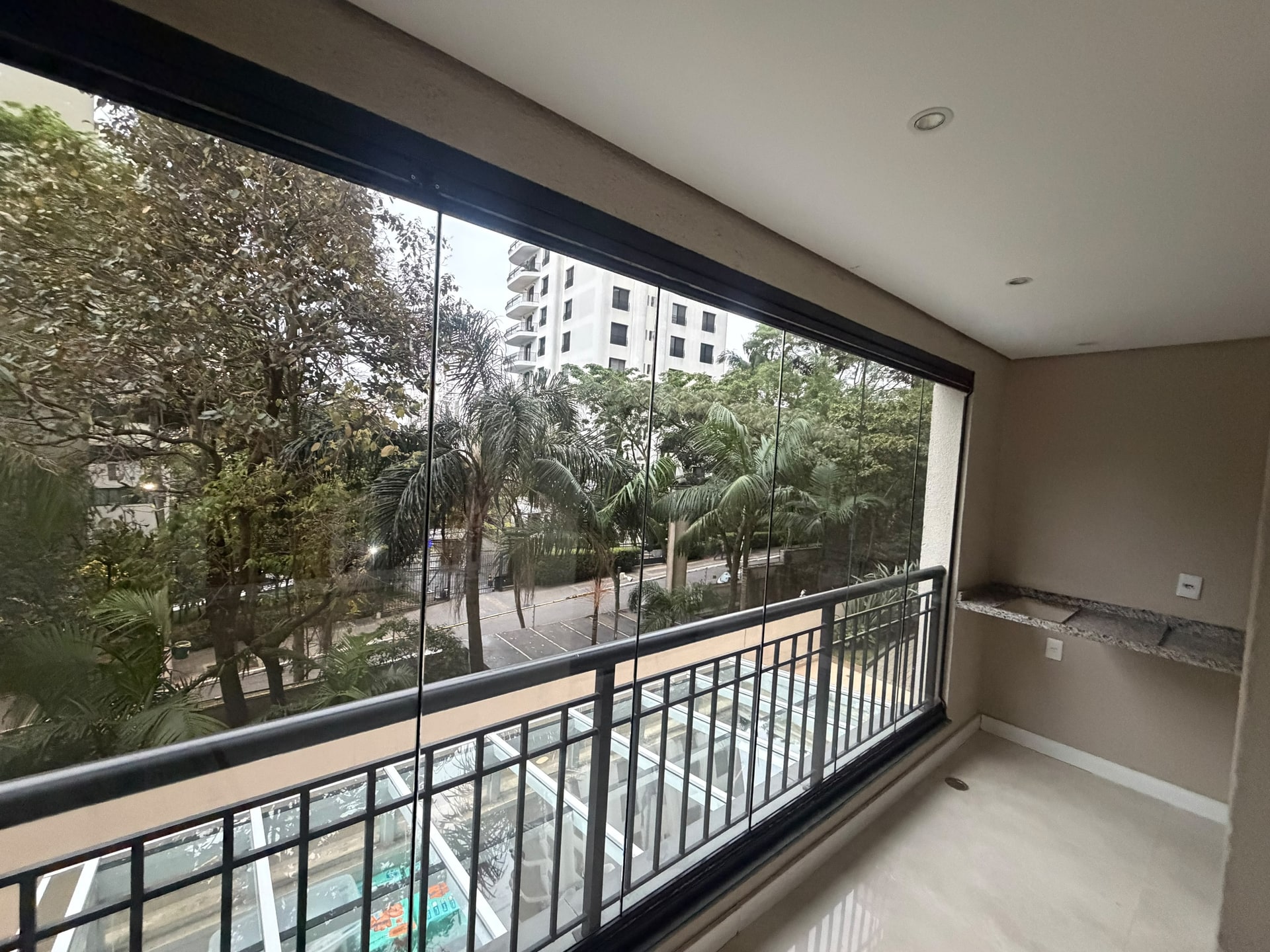 Apartamento com 70m², 2 quartos e 1 vaga.