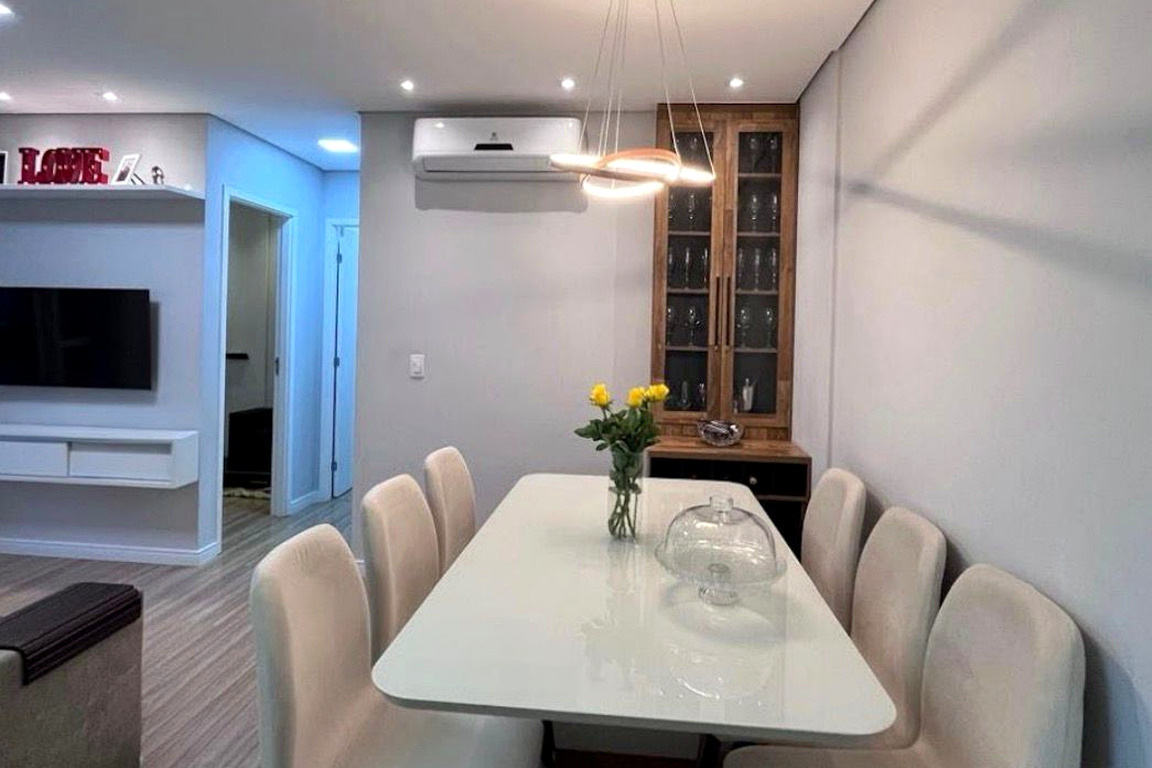 Apartamento com 60m², 2 quartos e 1 vaga.