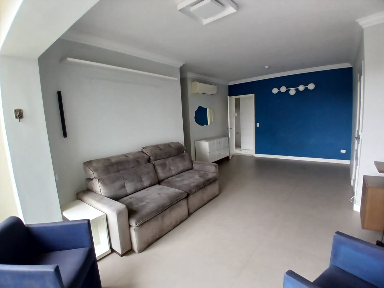 Apartamento em andar alto,  com 108m², 3 quartos e 2 vagas.