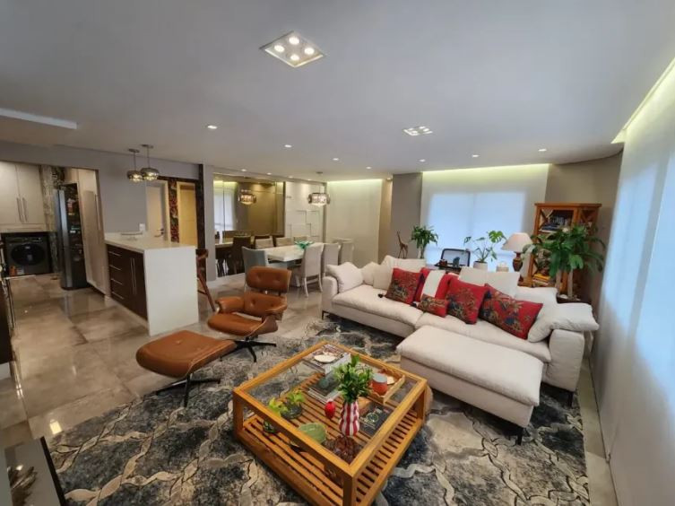 Lindo apartamento reformado em andar alto com 2 quartos!!!