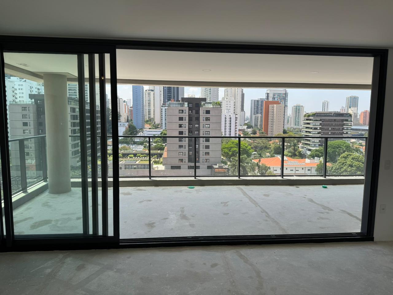Cobertura  com 330m2, 4 quartos, 4 suites !