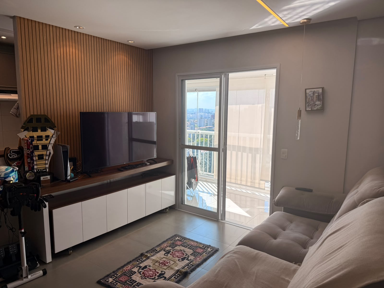 Apartamento com 2 quartos e 1 vaga.