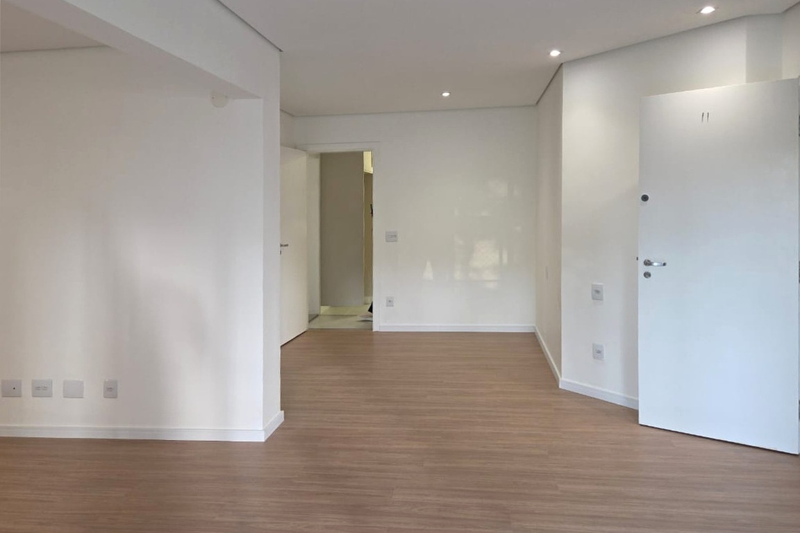 Apartamento com 100m², 3 quartos e 2 vagas.