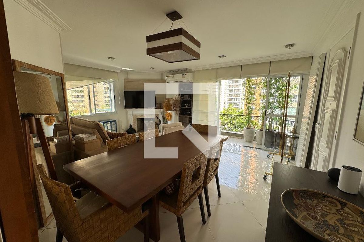 Apartamento à Venda - Real Parque, 3 Quartos,  123 m2