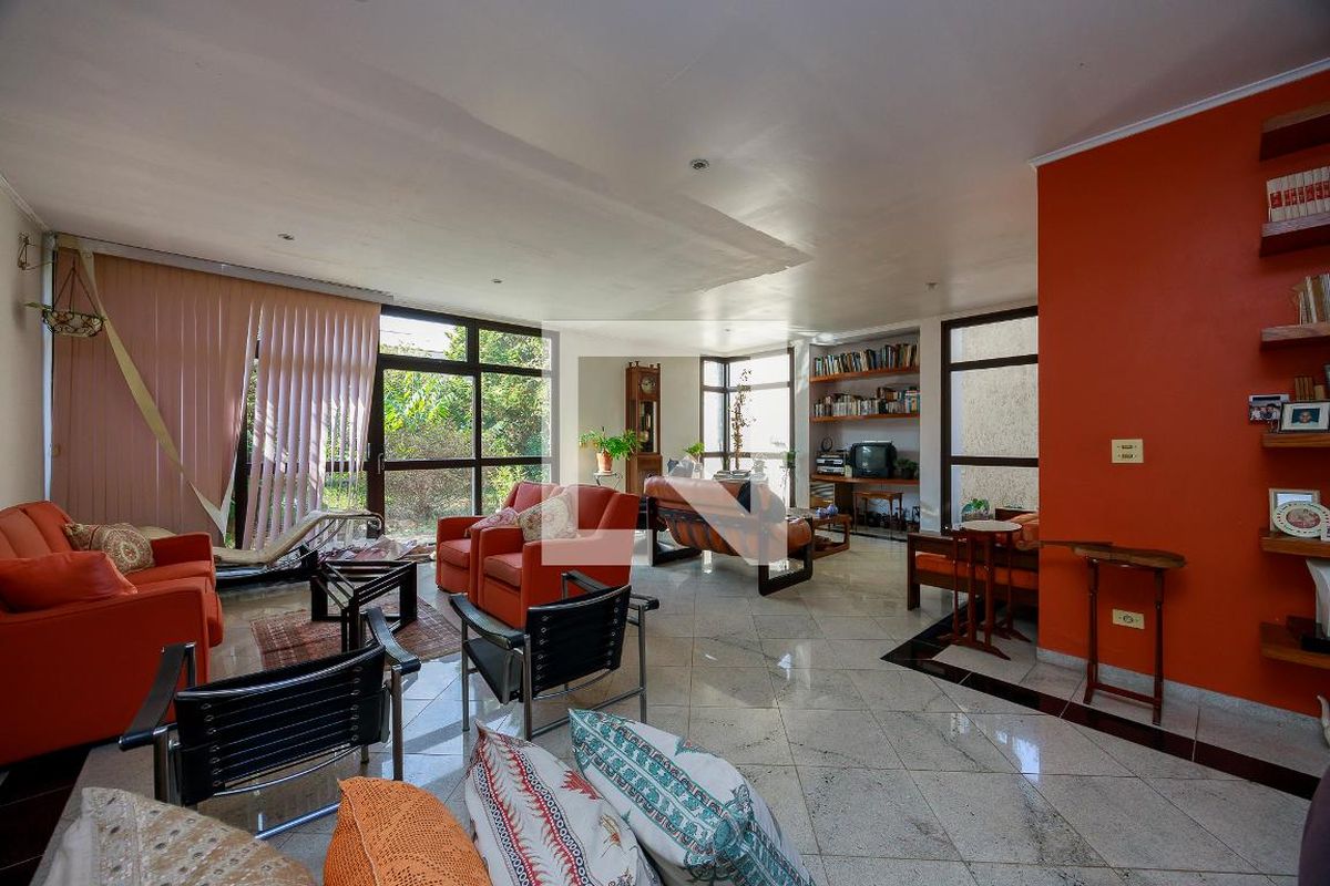 Casa à Venda - Brooklin, 3 Quartos,  300 m2