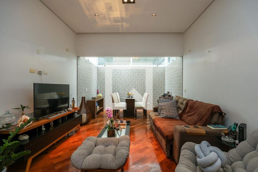 Casa à Venda - Real Parque, 2 Quartos,  200 m2