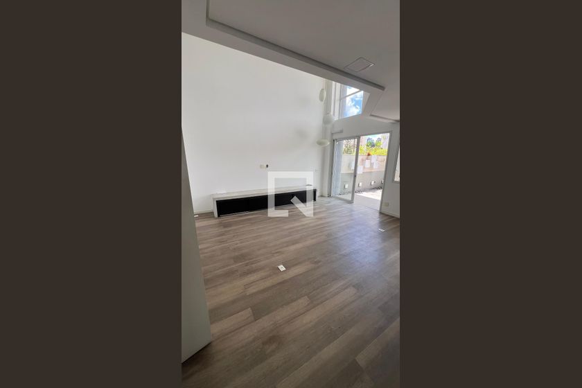 Apartamento à Venda - Real Parque, 1 Quarto,  150 m2